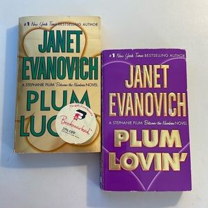 🌈2/$8  2-Book Bundle Janet Evanovich Stephanie Plum Series